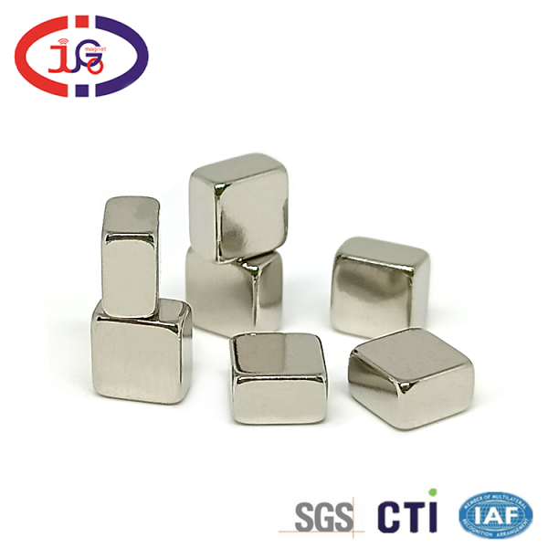 5*5*3小正方形磁鐵 方形強磁 強力吸鐵石 巨高磁鐵廠家現(xiàn)貨供應